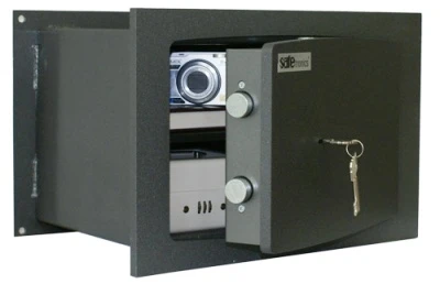 Сейф встраиваемый Safetronics STR23M/27